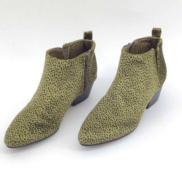 NEW OLD NAVY VELVET LEOPARD BOOTIES SIZE 6 - Picture 2 of 7
